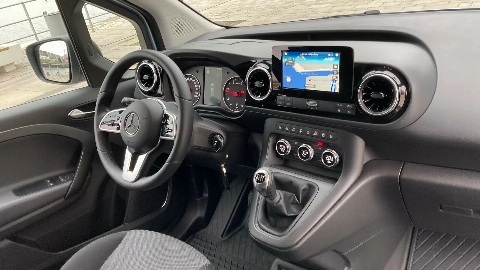 Übersichtliches Citan-Cockpit, das Infotainmentsystem MBUX gibt es gegen Aufpreis.