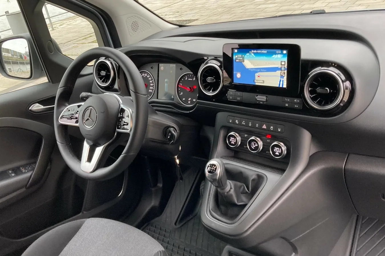 Übersichtliches Citan-Cockpit, das Infotainmentsystem MBUX gibt es gegen Aufpreis.