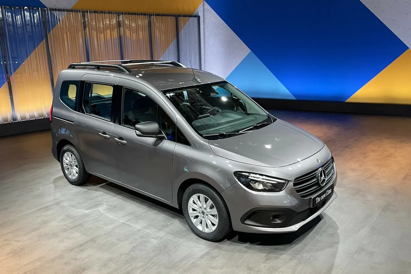 Neben dem Kasten kommt als zweite Variante der Citan Tourer als People Mover.