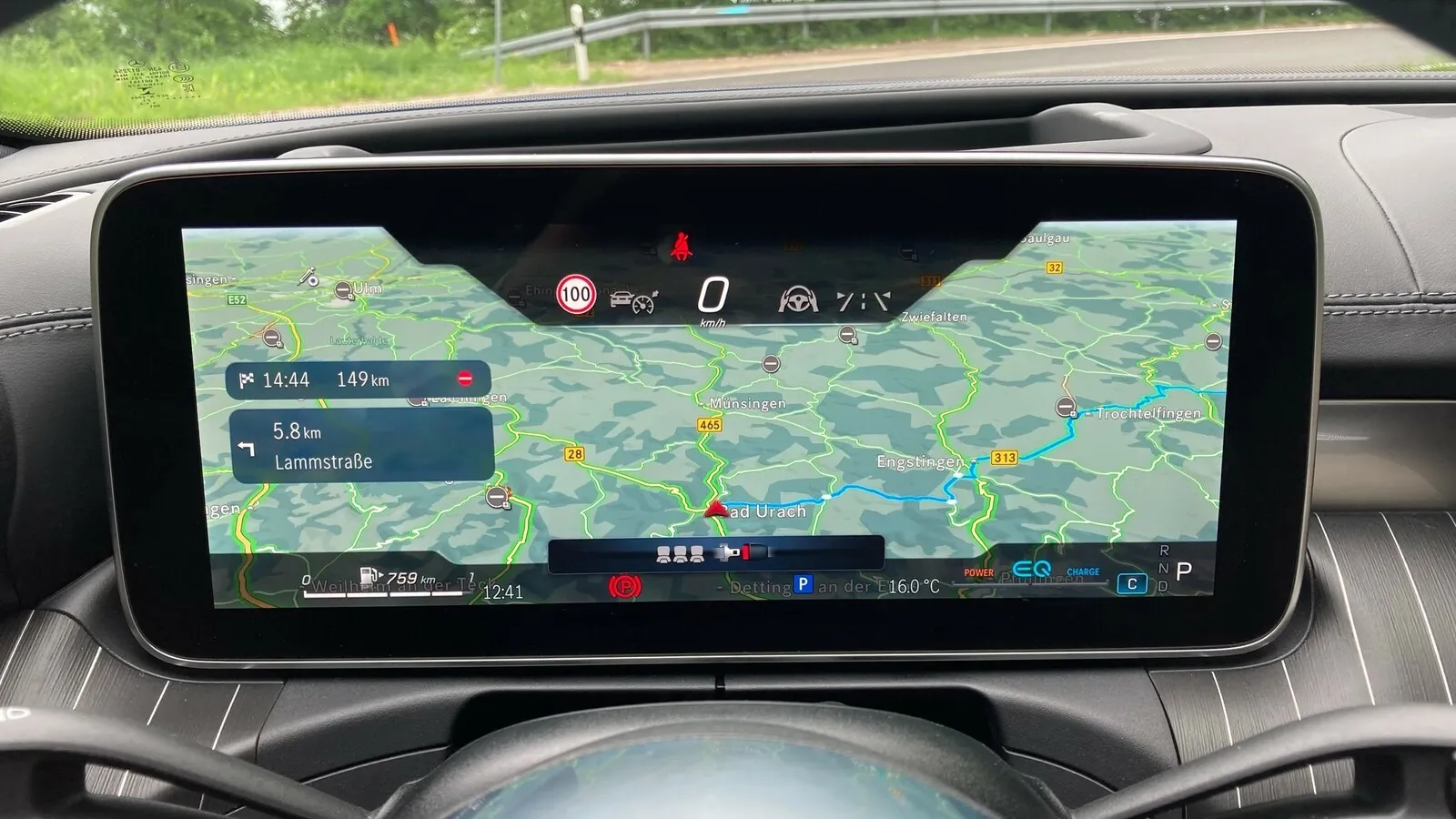 ... bis zur großflächigen Navi-Darstellung gibt es viele Möglichkeiten,