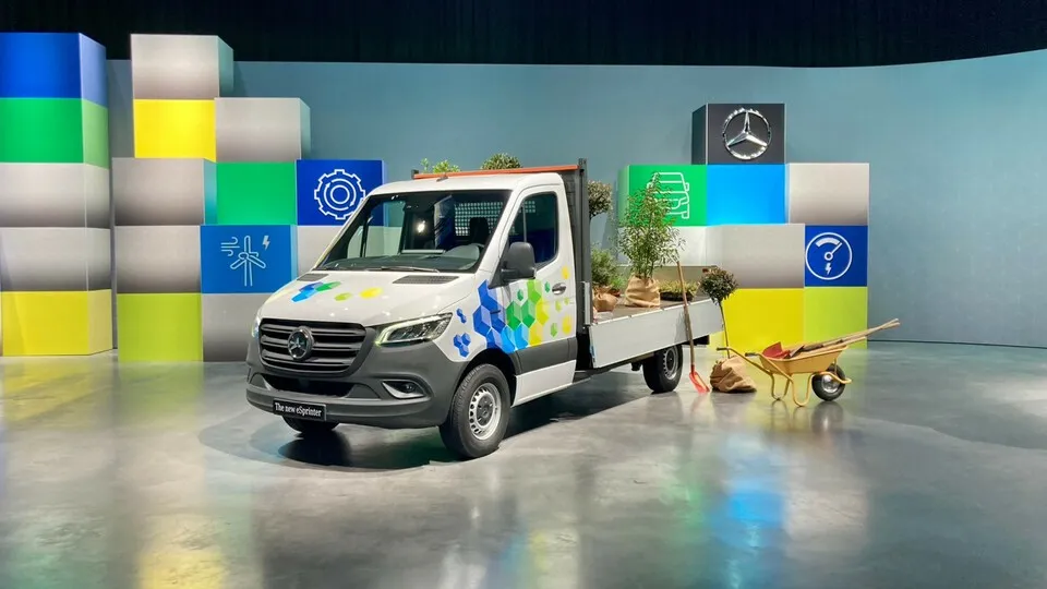 Eine von vielen Neuerungen für den Mercedes e-Sprinter: Den Elektro-Transporter gibt es in nächster Generation auch als Fahrgestell.