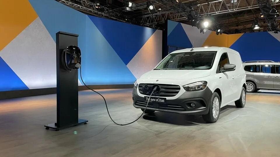 Der neue Mercedes Citan kommt erstmals auch vollelektrisch. Sein Name: eCitan.