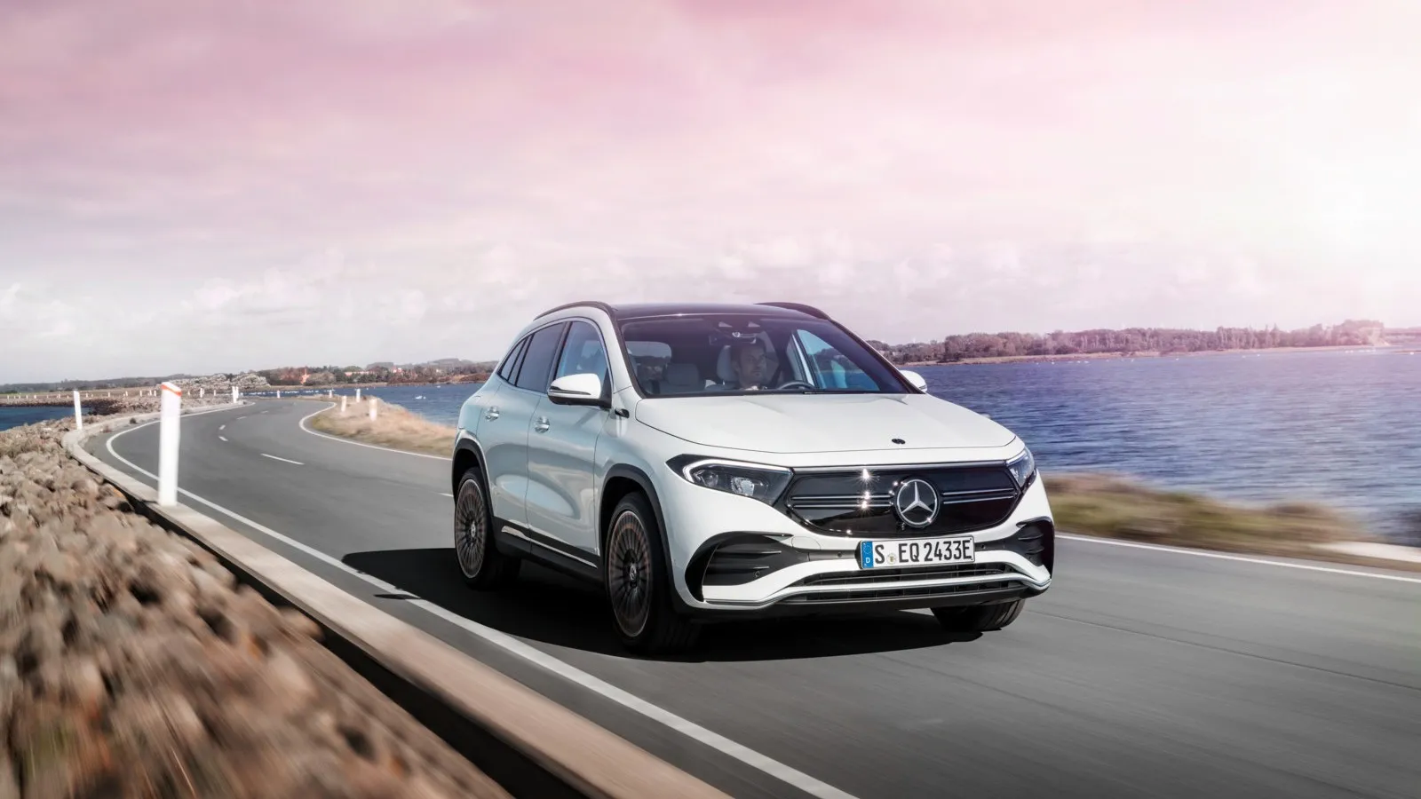 Platz vier mit 48,3 Prozent Händlereinkaufswert: der Mercedes EQA 300 4Matic.