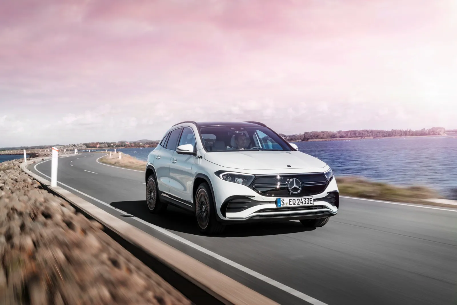 … Mercedes-Benz EQA 300 4Matic (2.252 zu 1.739 Euro).