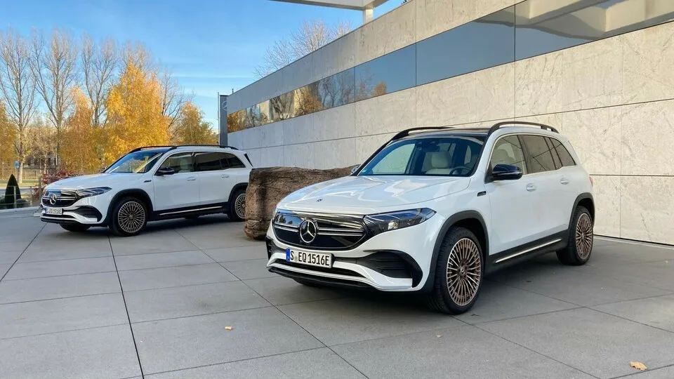 Mit dem EQB präsentiert Mercedes die Elektrovariante seines Kompakt-SUVs GLB.