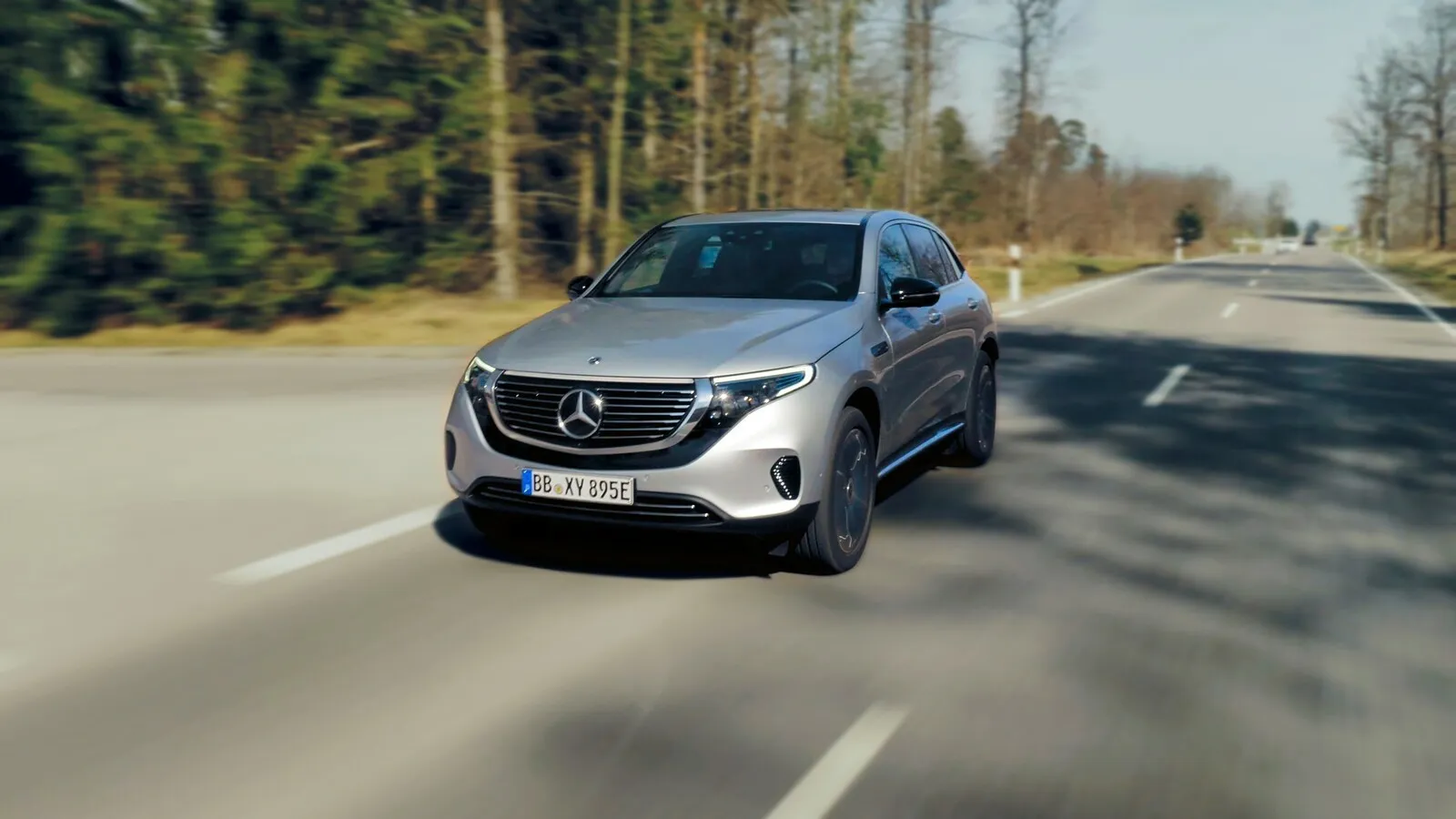 Platz 8: Der Mercedes EQC 400 4Matic, unter dessen Motorhaube 408 PS arbeiten, liegt mit Wartungskosten von 600 Euro am unteren Ende der Wartungs-Hitliste.