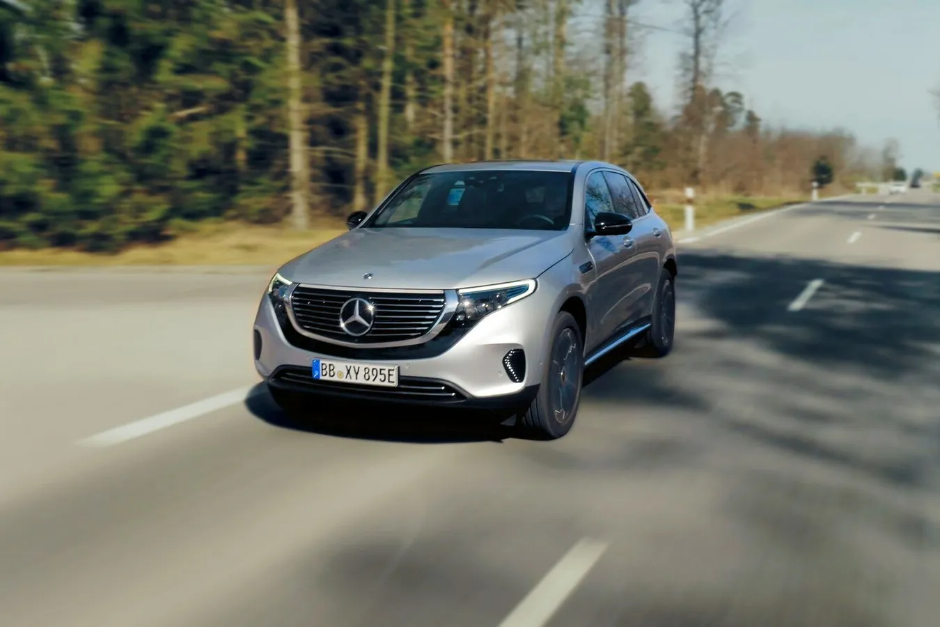 Platz 8: Der Mercedes EQC 400 4Matic, unter dessen Motorhaube 408 PS arbeiten, liegt mit Wartungskosten von 600 Euro am unteren Ende der Wartungs-Hitliste.