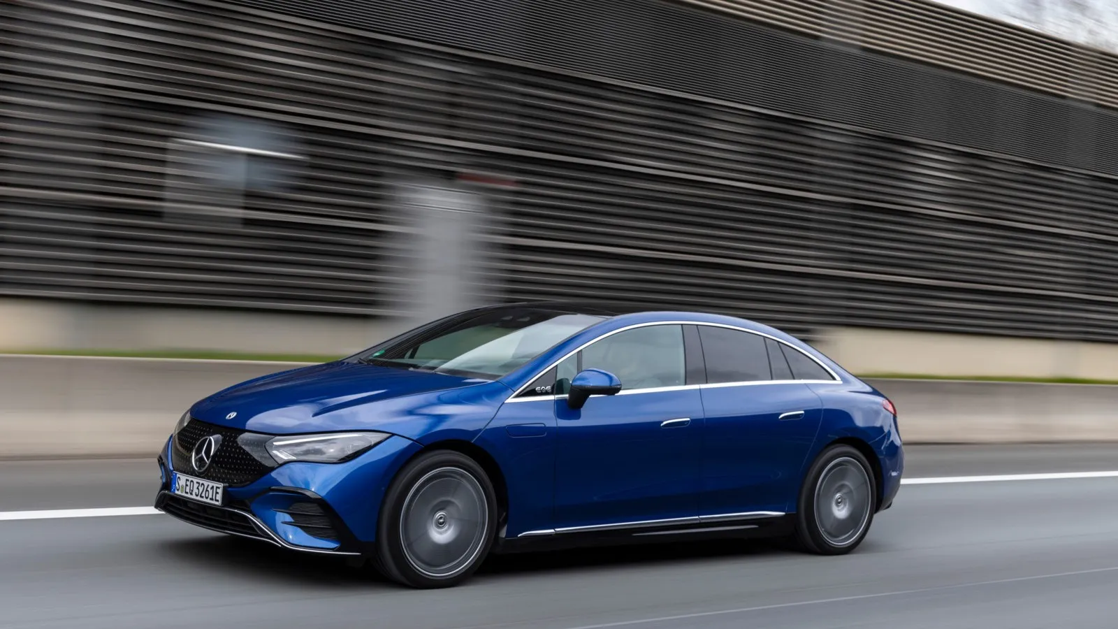 Mercedes EQE 350 Electric Art: Mit 1.929 Euro Wartungskosten in drei Jahren steht eine weitere Elektro-Limousine auf dem zweiten Platz.