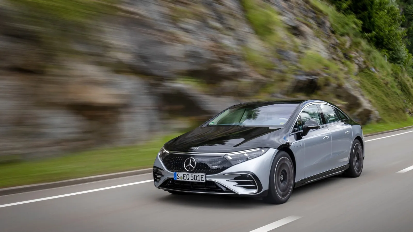 Mercedes EQS 580 4Matic: Für den 523 PS starken Stuttgarter EQS 580 4MAtic entstehen rund 2.170 Euro Wartungskosten, davon mehr als 1.380 Euro Arbeitskosten.