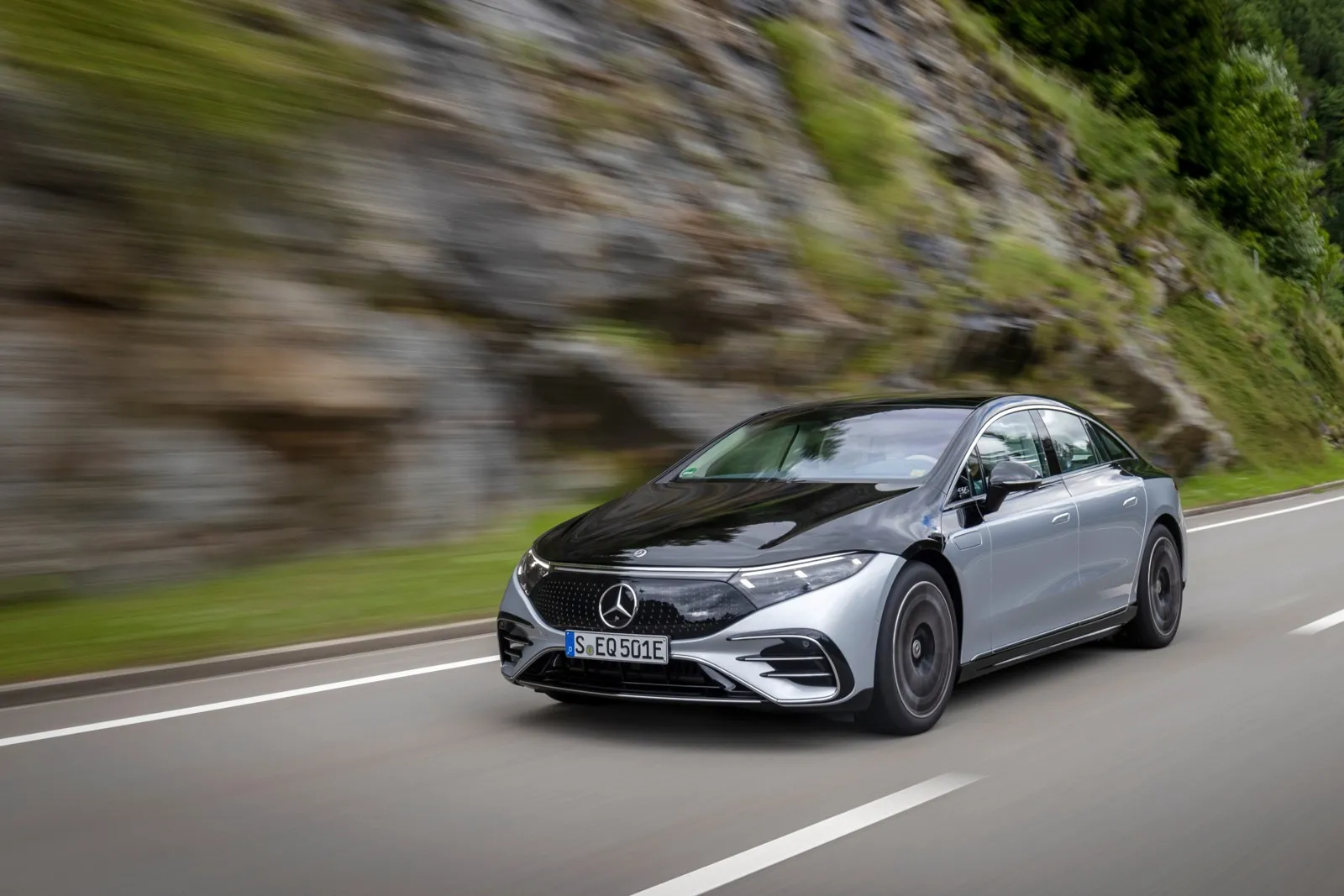 Mercedes EQS 580 4Matic: Für den 523 PS starken Stuttgarter EQS 580 4MAtic entstehen rund 2.170 Euro Wartungskosten, davon mehr als 1.380 Euro Arbeitskosten.