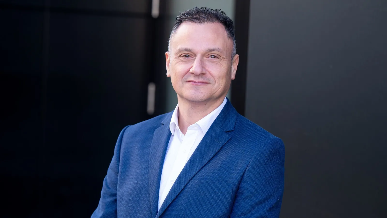 Von Januar bis Mai 2026 übernimmt Tolga Oktay interimsweise die Leitung von Mercedes-Benz Financial Services.