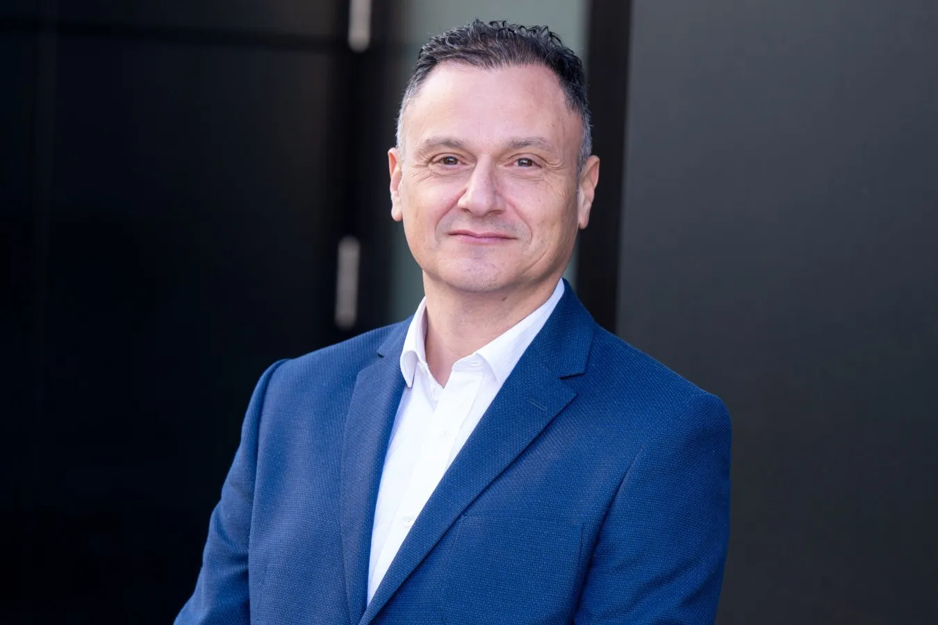 Von Januar bis Mai 2026 übernimmt Tolga Oktay interimsweise die Leitung von Mercedes-Benz Financial Services.