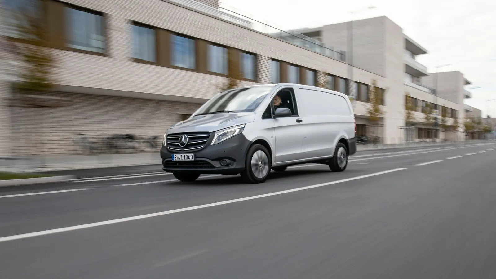 Platz 9: Mit 50 Euro mehr (rund 1.280 Euro) liegt der Mercedes Vito etwas über dem Wolfsburger.