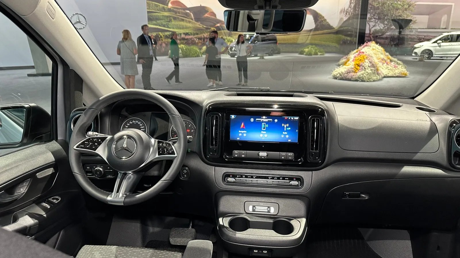 Deutlich digitaler als zuvor: Mit dem Facelift hält auch MBUX Einzug in Vito und e-Vito.