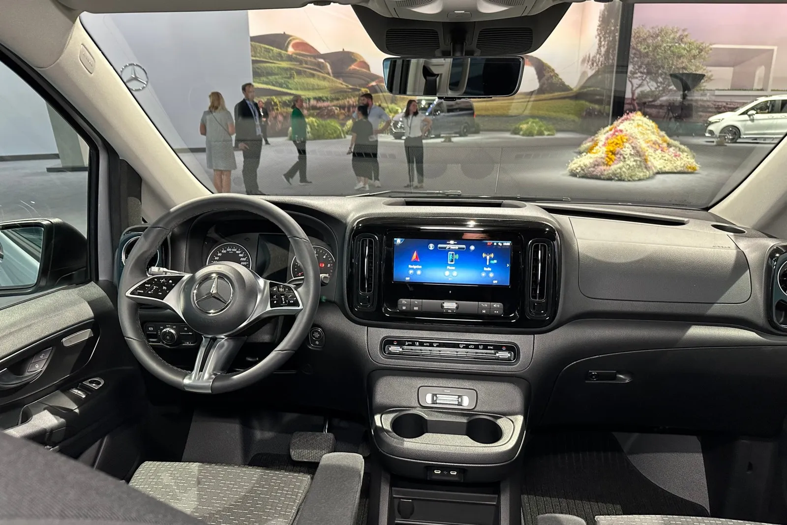 Deutlich digitaler als zuvor: Mit dem Facelift hält auch MBUX Einzug in Vito und e-Vito.