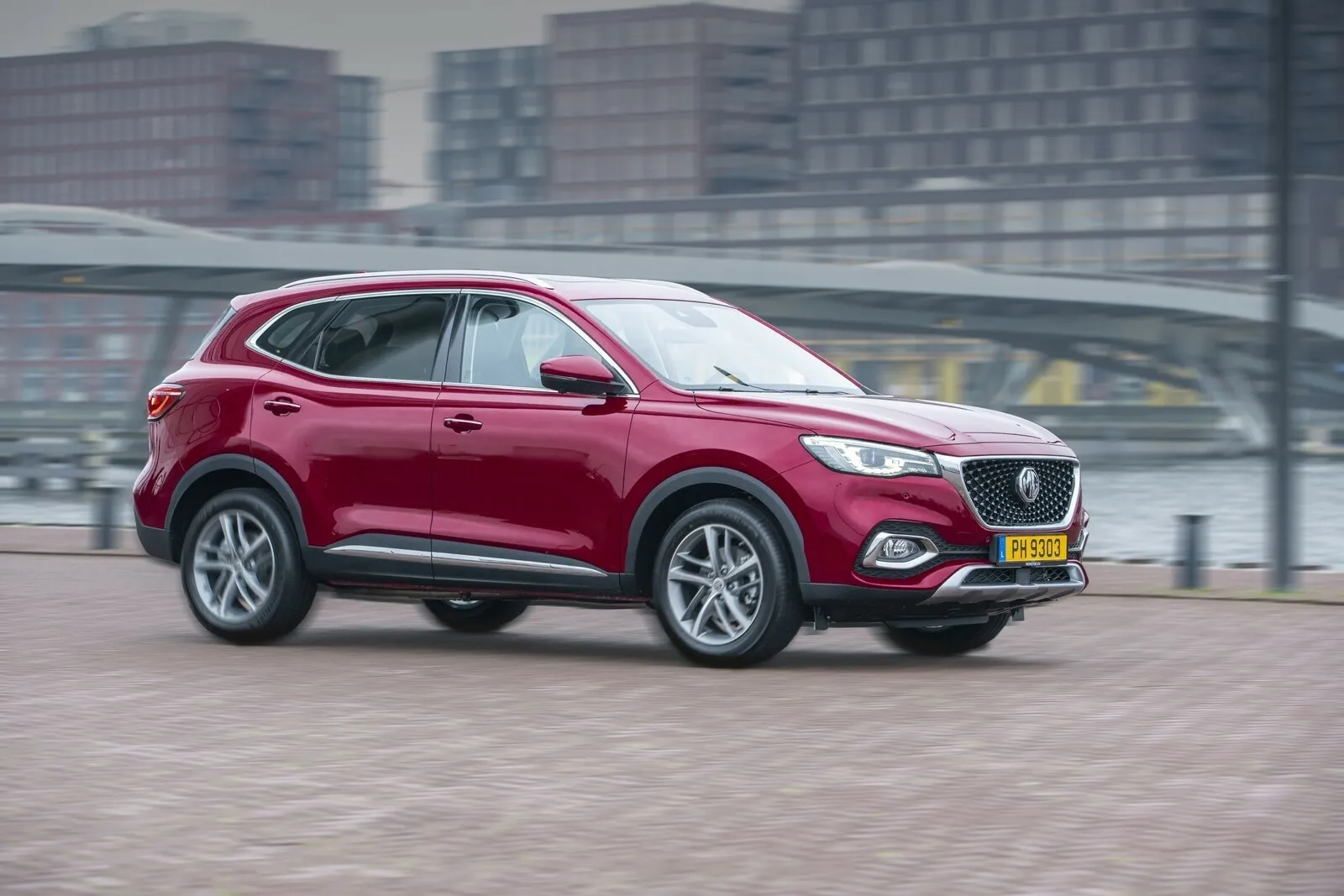 Das zweite Modell im aktuellen Portfolio ist der EHS, ein SUV mit Plug-in-Hybrid.