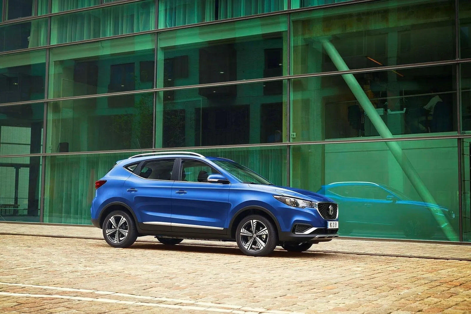 Mit dem vollelektrischen ZS EV startet die MG-Palette in Deutschland derzeit.