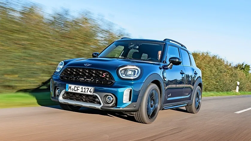 … Mini Cooper Countryman. Für den 136 PS starken Engländer entstehen in drei Jahren rund 1.030 Euro Wartungskosten.
