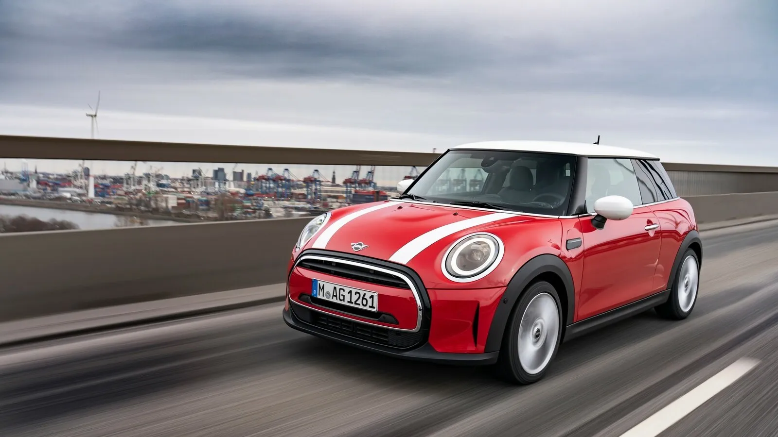 Denn die Wartungskosten für den Mini Cooper liegen mit knapp 1.135 Euro lediglich 44 Euro über denen der Elektro-Variante.
