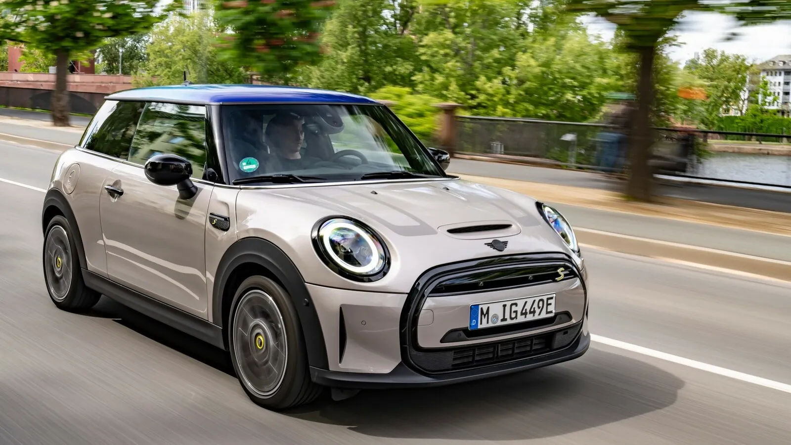 Beim Mini Cooper SE (1.090 Euro) liegen die Wartungskosten ebenfalls fast auf dem Niveau des Verbrenners.
