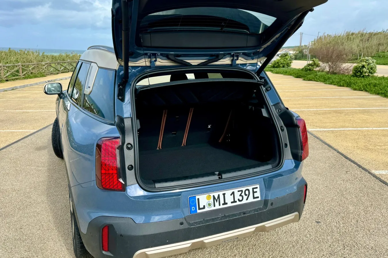 Da geht auch eine Menge rein: 460 bis 1.450 Liter sind es beim elektrischen Countryman, ansonsten maximal 505 bis 1.530 Liter (Countryman C: 450 bsi 1.450 Liter).