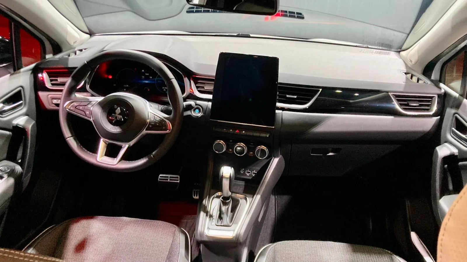 Ein Touchscreen ist Serie im ASX, im Bild die 9,3-Zoll-Version.