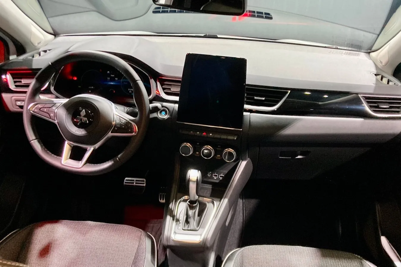 Ein Touchscreen ist Serie im ASX, im Bild die 9,3-Zoll-Version.