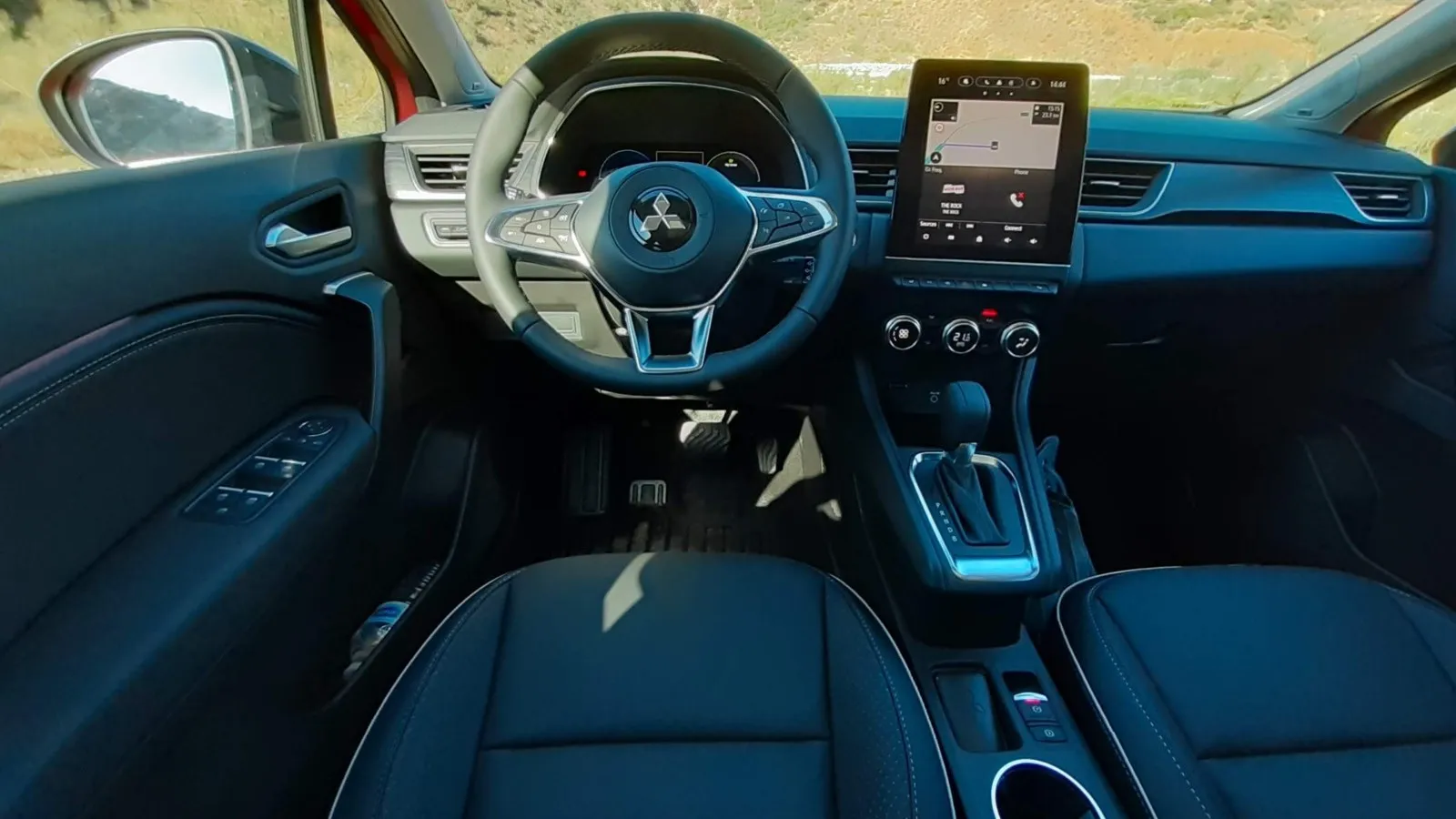 Ansprechendes ASX-Interieur mit modernem Infotainmentsystem.