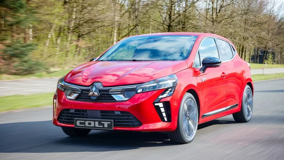 Mit dem neuen Colt ergänzt Mitsubishi sein Portfolio um ein neues Pkw-Modell – das seine Verwandtschaft zum Renault Clio nicht verleugnet.