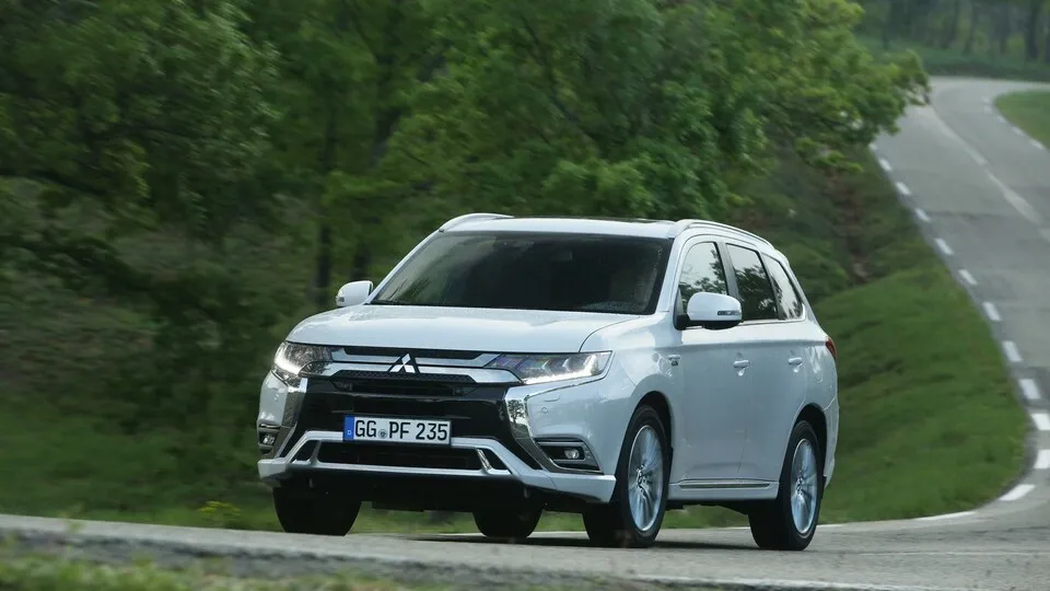 Unterwegs im Mitsubishi Outlander Plug-In 4WD