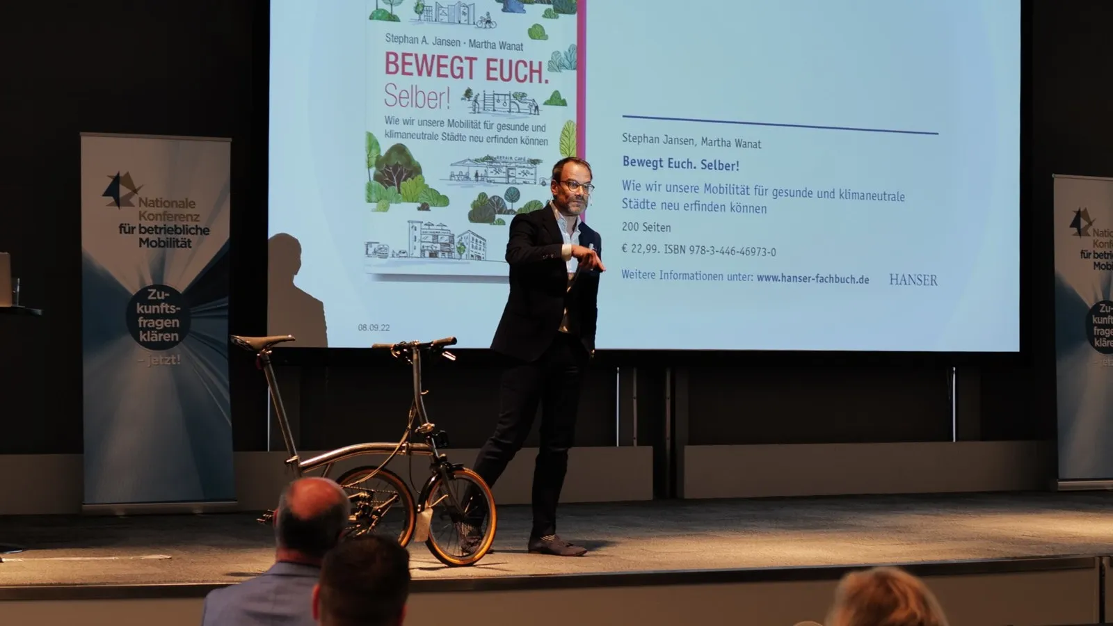 Provokante Thesen in seiner Key Note: Professor Stephan A. Jansen von der Berliner Universität der Künste.