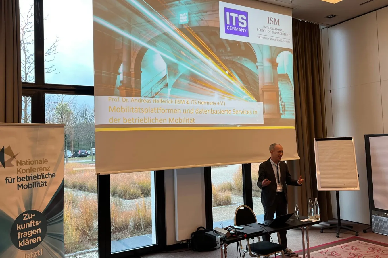Wie Mobilitätsdatenplattformen und datenbasierte Services Mobilitätsangebote unterstützen können, darüber informierte Professor Andreas Helferich (ISM Stuttgart, Department International Management, Logistics und Operations).