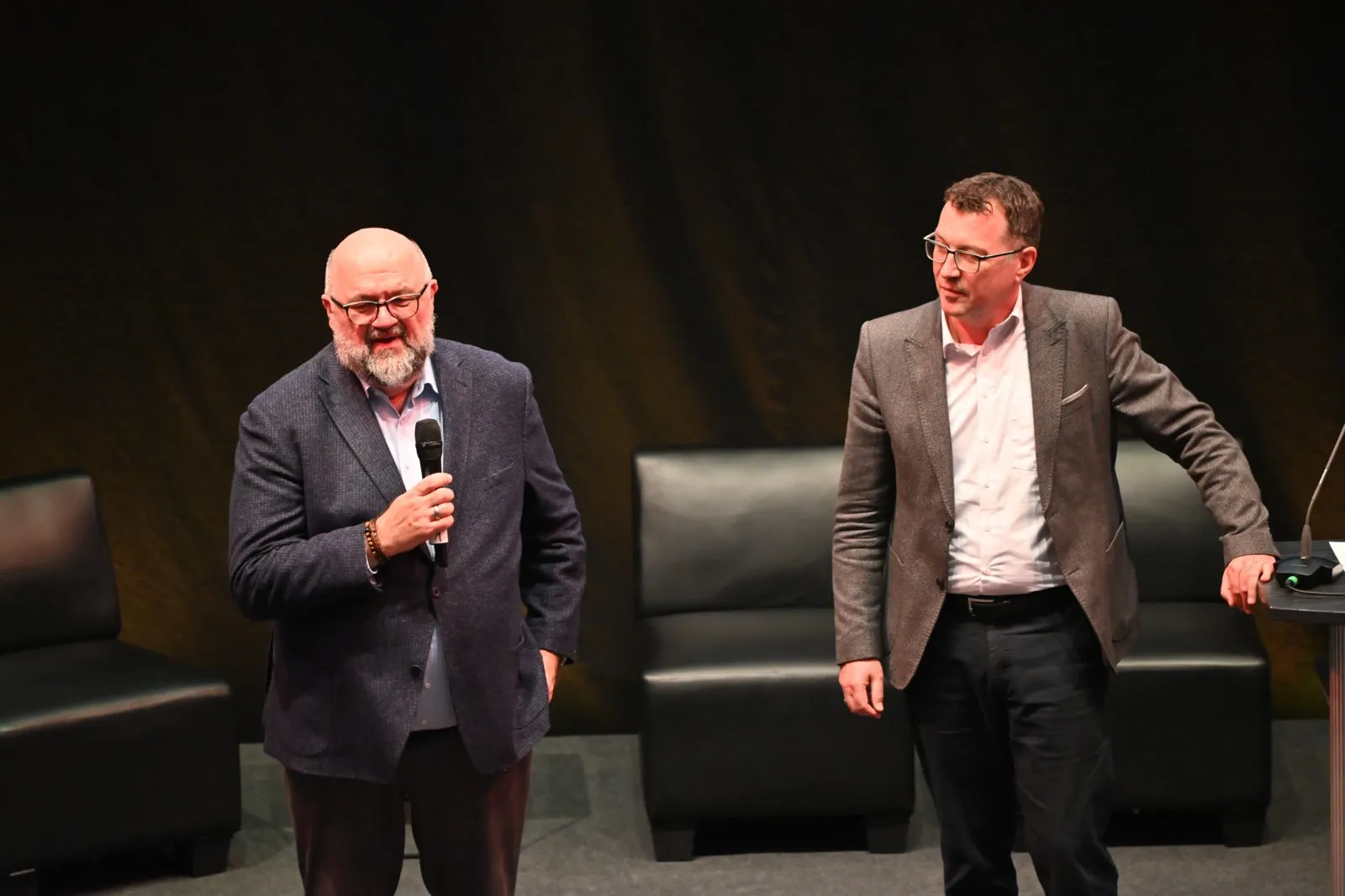 Axel Schäfer (links, Geschäftsführer BBM) und Marc-Oliver Prinzing (Vorstandsvorsitzender BBM) eröffnen die Nakobemo 2024.