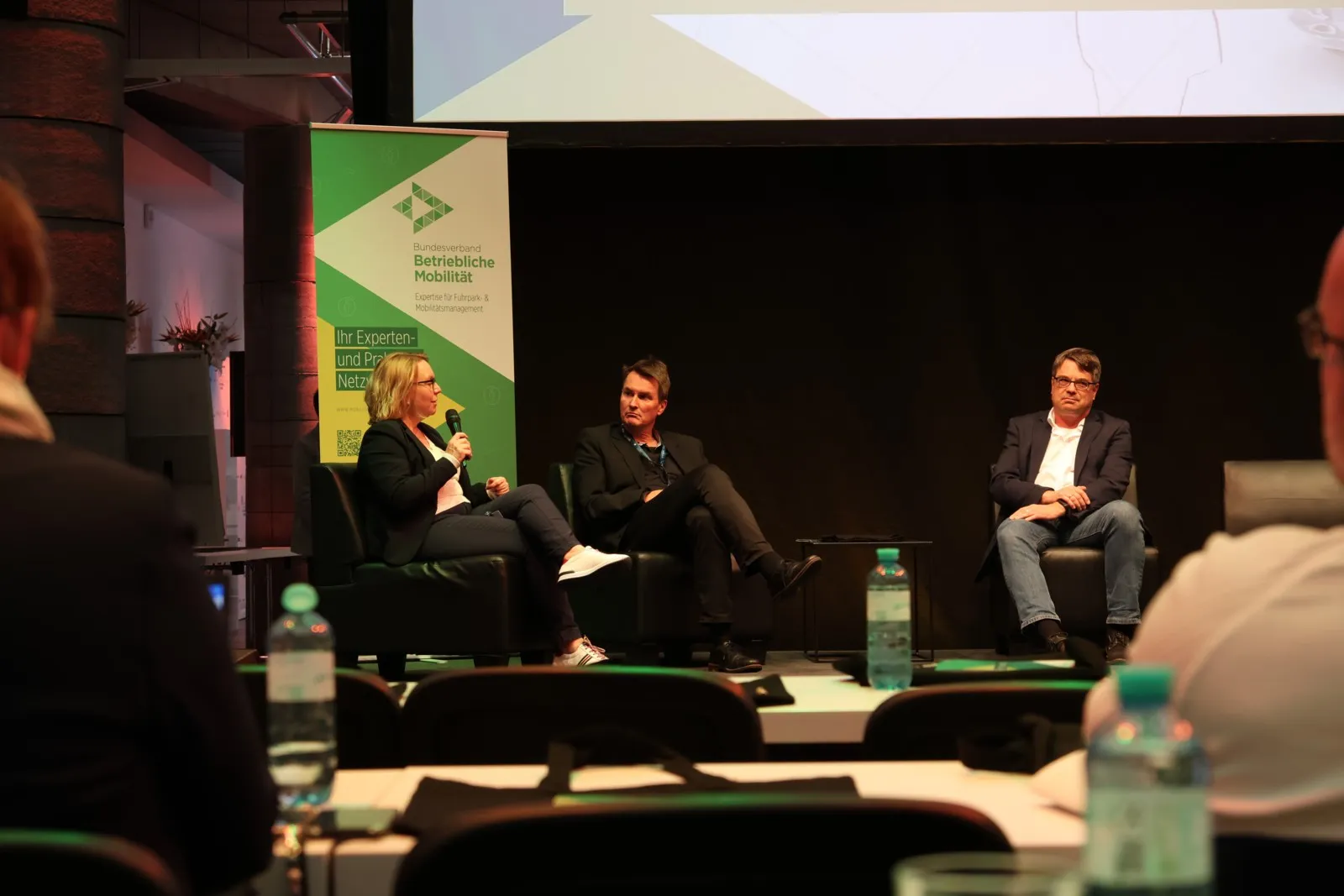 Der ÖPNV in der Diskussion zwischen Wirtschaft und Politik. V.l.n.r: Melanie Schmahl (Boehringer Ingelheim), Michael Frömming (Abteilungsleiter Mobilität, Ministerium für Klimaschutz, Umwelt, Energie und Mobilität Rheinland-Pfalz) und Christian Wagner (traffiQ).