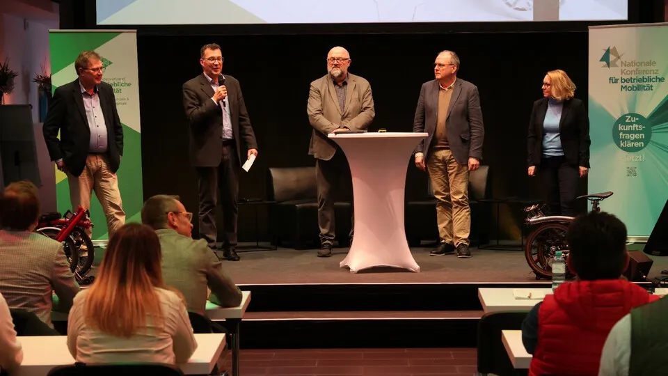 Bei der NaKoBeMo erwartet die Besuchenden verschiedene Keynotes, Paneltalks und Best Practices.