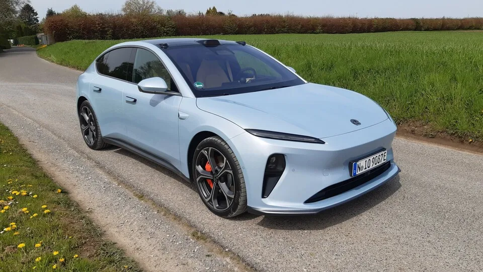 Neue Elektro-Limousine in der Mittelklasse: Der Nio ET5 ist 4,79 Meter lang, 1,96 Meter breit und 1,50 Meter hoch.