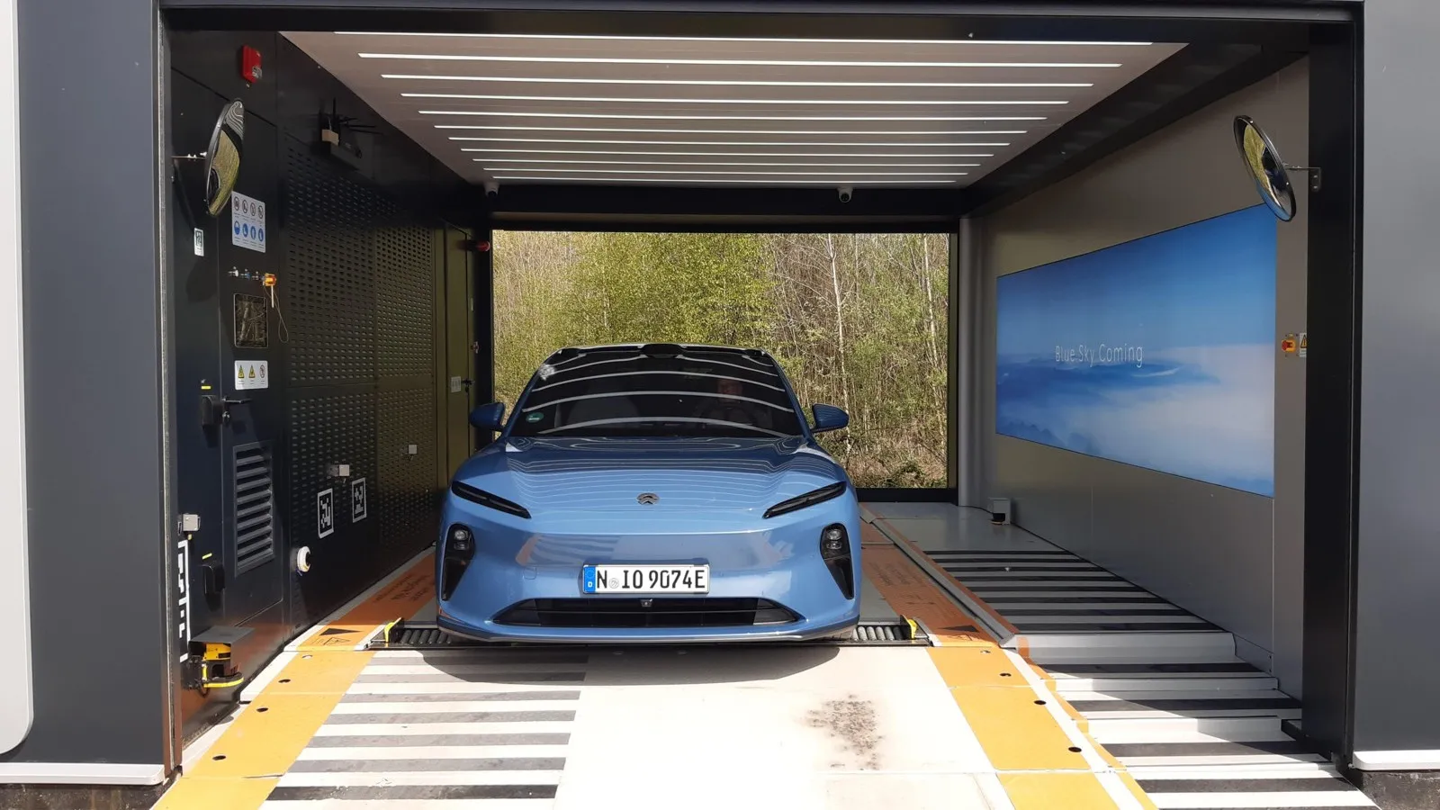 Eine von drei Power-Swap-Stationen von Nio: der Standort im nordrhein-westfälischen Hilden.