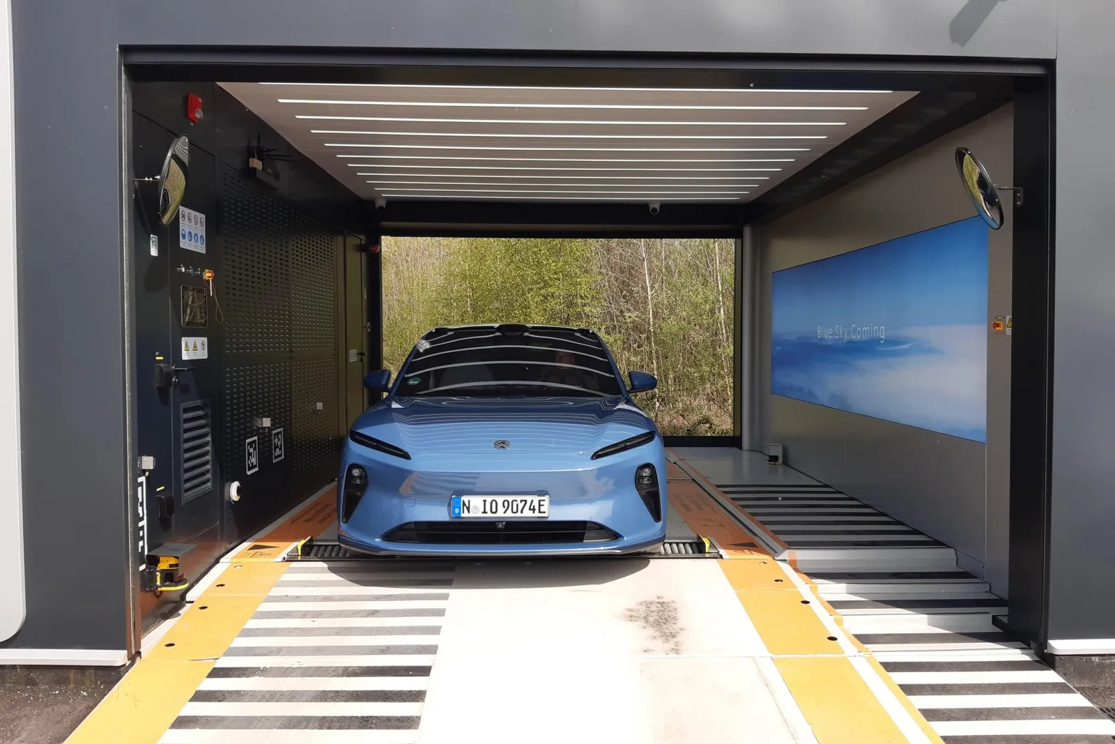 Eine von drei Power-Swap-Stationen von Nio: der Standort im nordrhein-westfälischen Hilden.