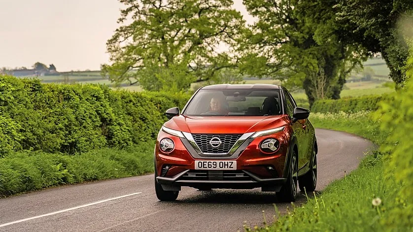 Nissan Juke 1.0 DIG-T: Mit praktisch gleichem Niveau wie der Duster (868 Euro) sichert sich der Japaner Platz zwei unseres Rankings.