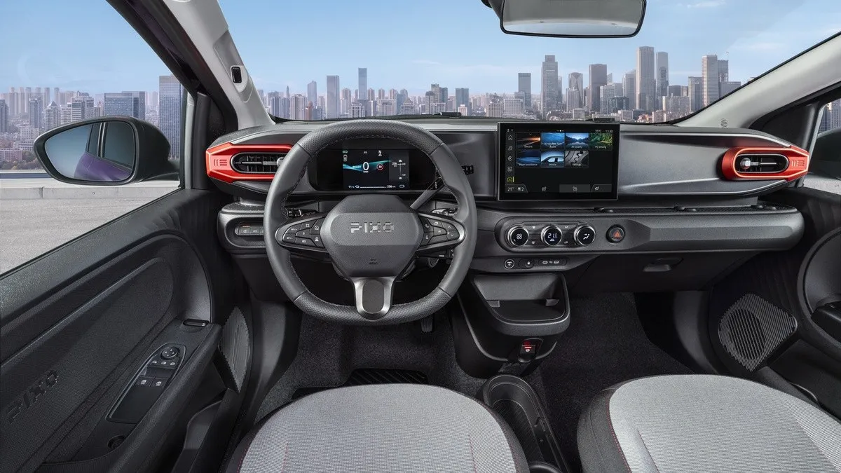 Im Innenraum setzt Nissan auf ein digitales Cockpit mit 7-Zoll-Fahrerdisplay und 10-Zoll-Touchscreen.
