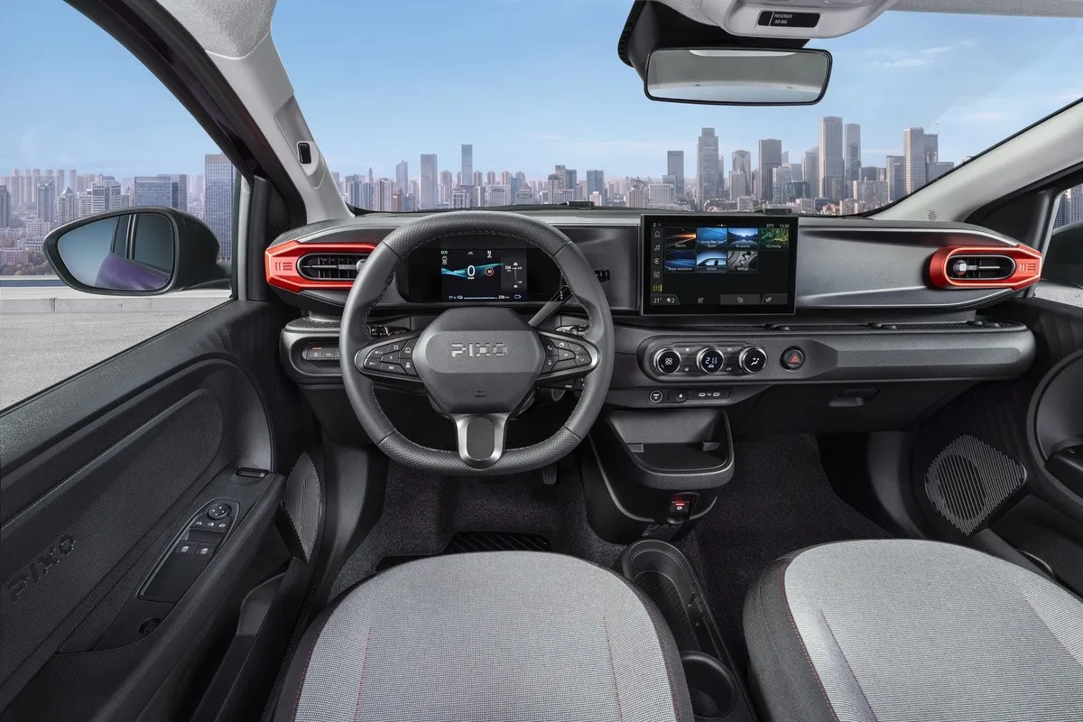 Im Innenraum setzt Nissan auf ein digitales Cockpit mit 7-Zoll-Fahrerdisplay und 10-Zoll-Touchscreen.