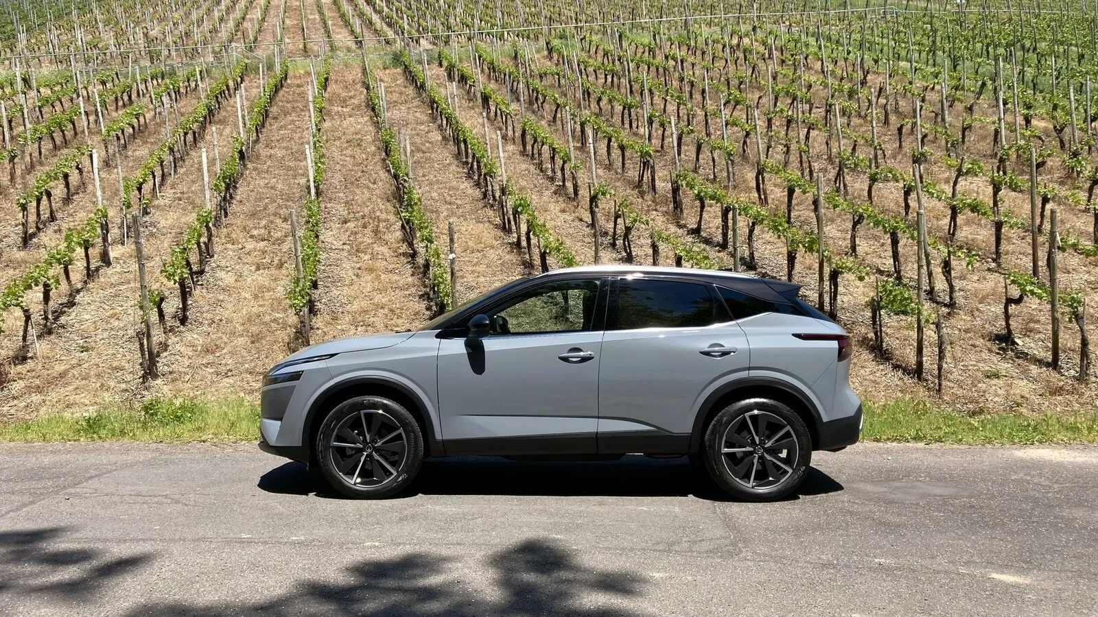 Durchgehende Sicke von vorn bis hinten – sie soll für Dynamik im Qashqai-Design sorgen.