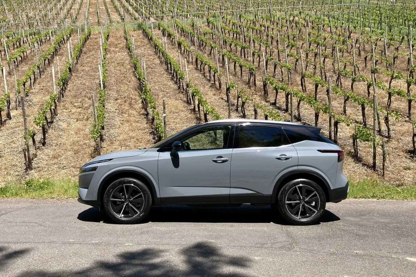 Durchgehende Sicke von vorn bis hinten – sie soll für Dynamik im Qashqai-Design sorgen.