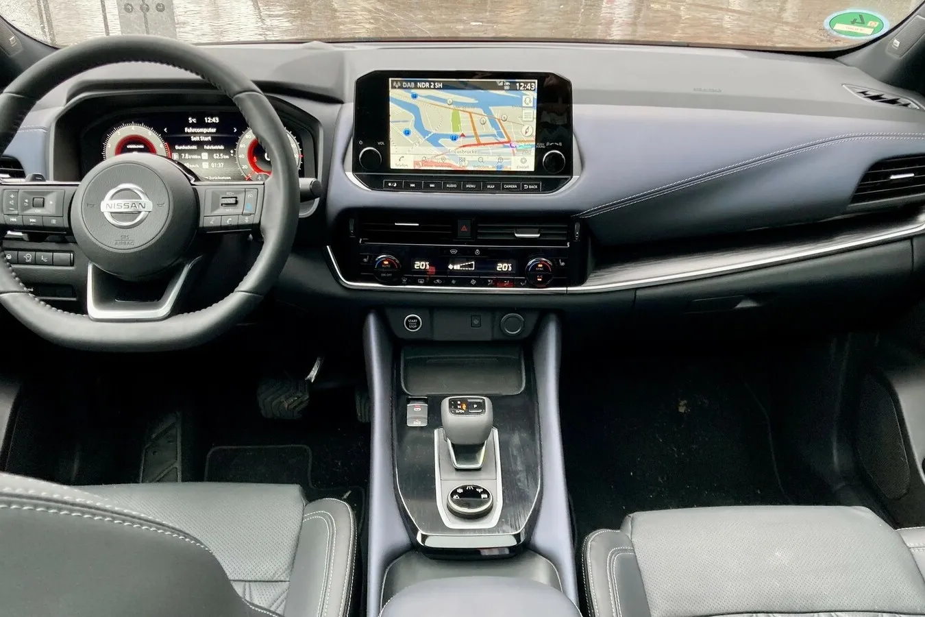 Modern gezeichnetes, aber dennoch sehr ergonomisches Cockpit in der dritten Generation des Nissan Qashqai.