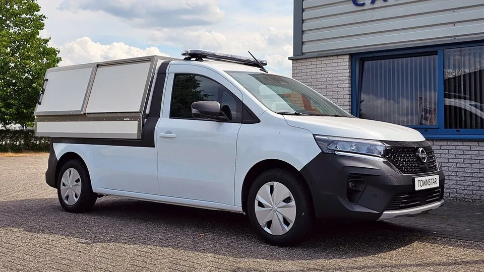Geht noch in diesem Jahr ans Netz: der Nissan Townstar EV mit Sammelbehälter-Umbau.