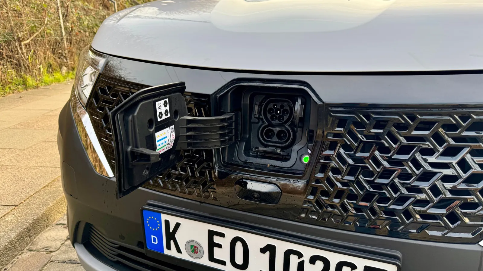Geladen wir der Townstar EV an der DC-Säule mit maximal 80 kW, dafür geht es an der AC-Säule schnell (ausstattungsabhängig bis zu 22 kW).