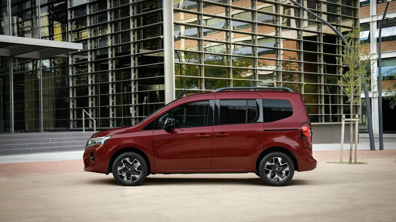 Einen Diesel wird es für den Townstar nicht geben, neben dem Kasten aber eine Kombi-Variante.