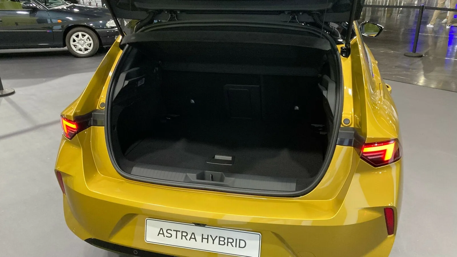 422 bis 1.250 Liter fasst der Kofferraum der konventionell betriebenen Astra, die Plug-in-Hybride schlucken etwas weniger.