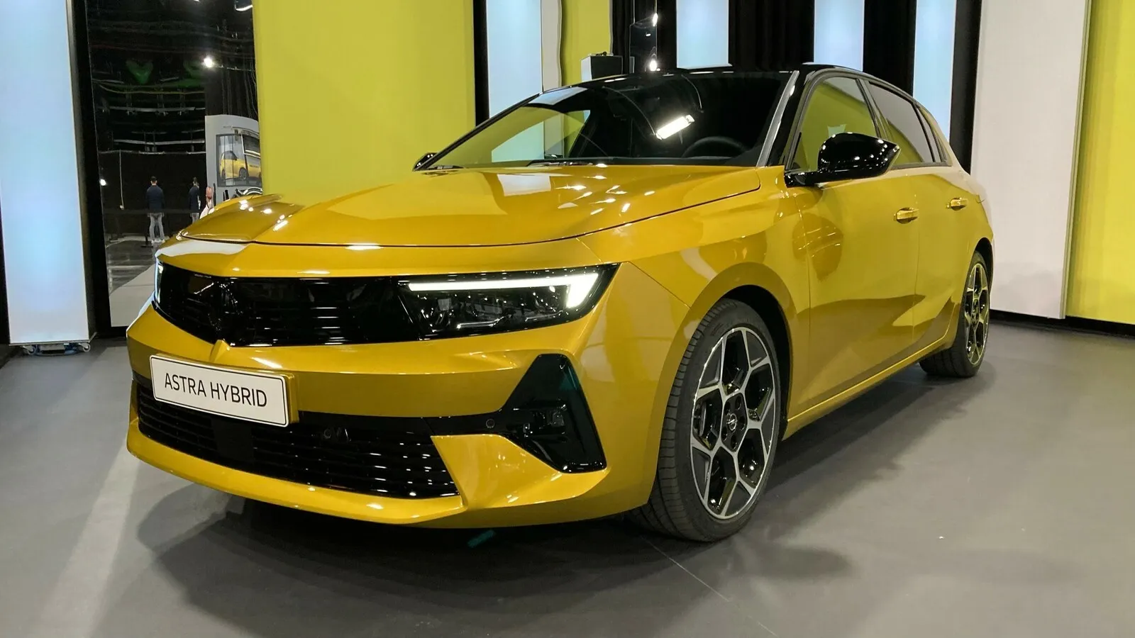 Der Opel-Vizor genannte Grill ziert auch den neuen Astra.