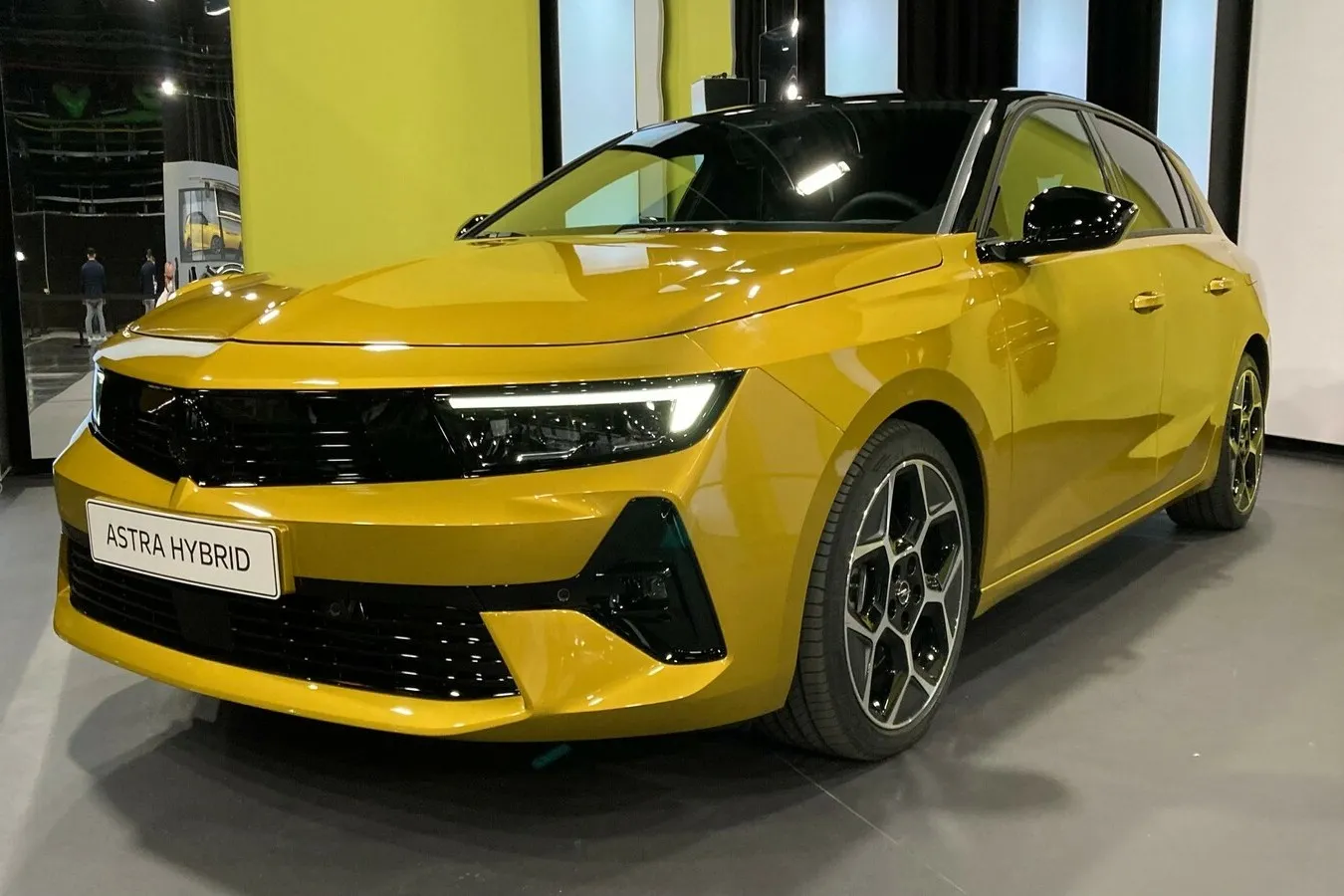 Der Opel-Vizor genannte Grill ziert auch den neuen Astra.
